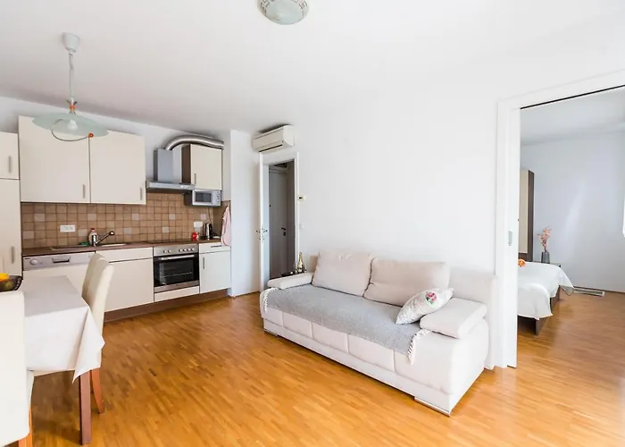 Lakeside アパート *